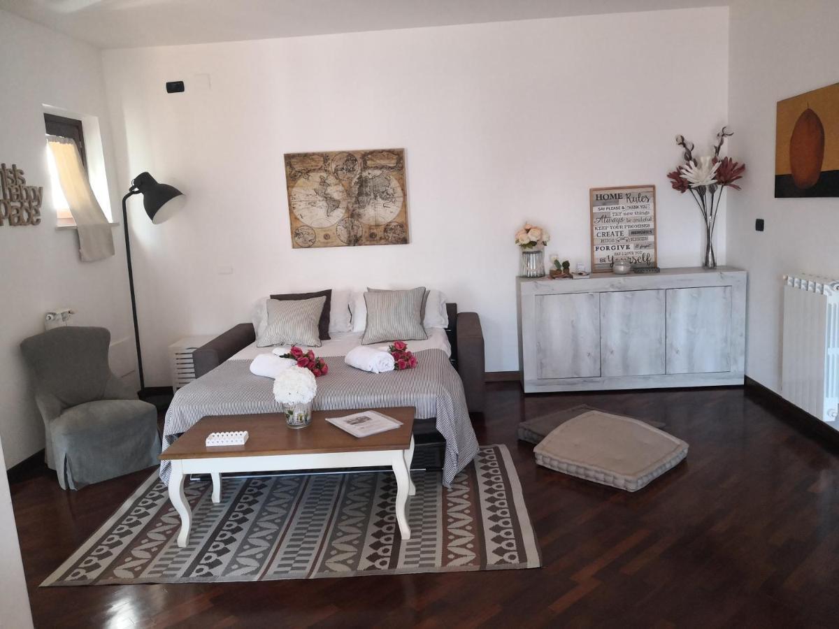 Perugino Apartments Фьюмичино Экстерьер фото